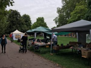 Antiquarische Bücher beim Bouquinisten-Festival am Saarbrücker Staden